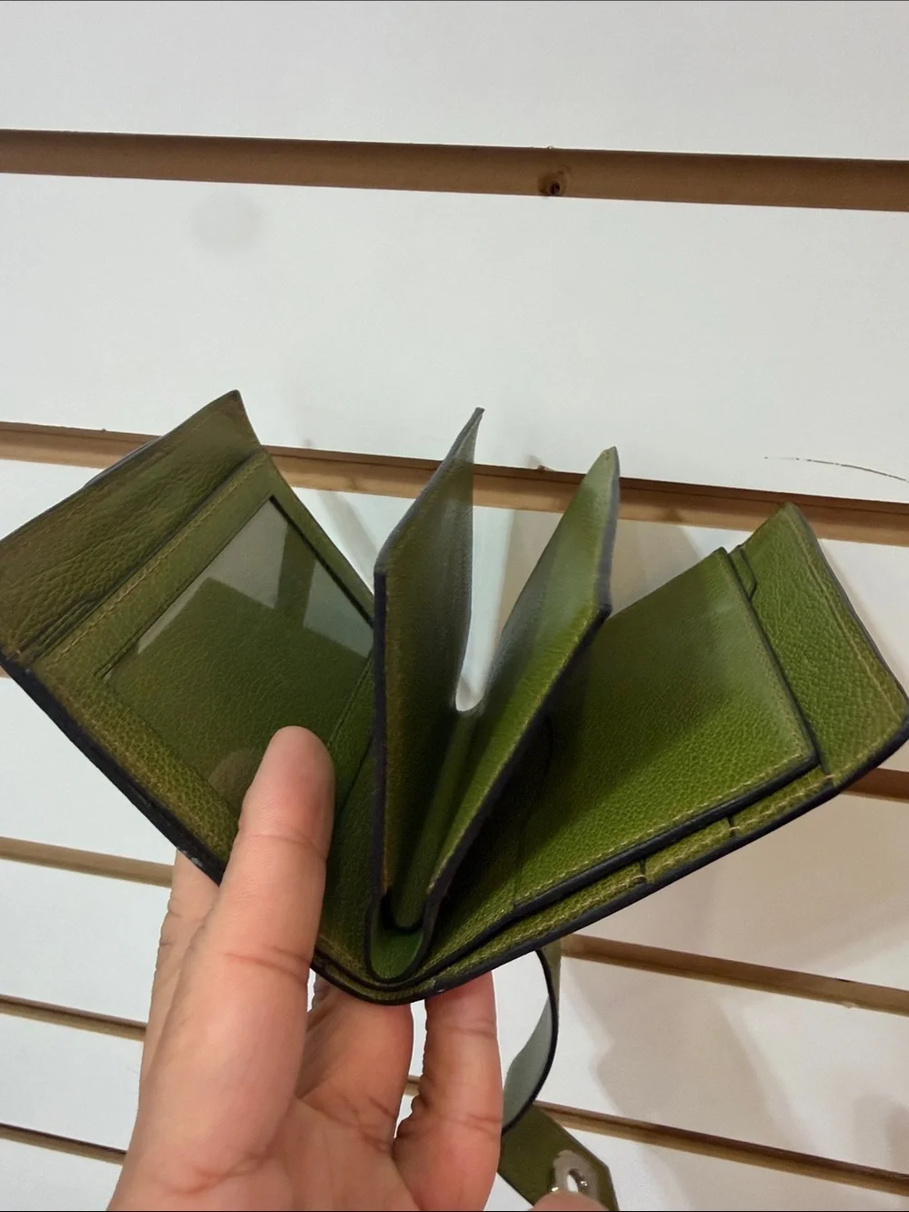 Hermes compact bifold